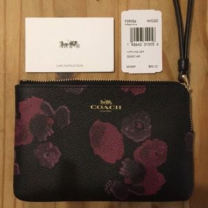 Coach Bags - Coach wristlet Coach Bags - Coach wristlet